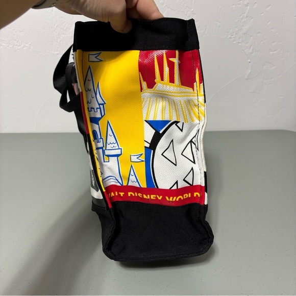 Disney Tote Bag Walt Disney World 2021 Shoulder Strap Zip Closure Mickey Minnie - Picture 4 of 11